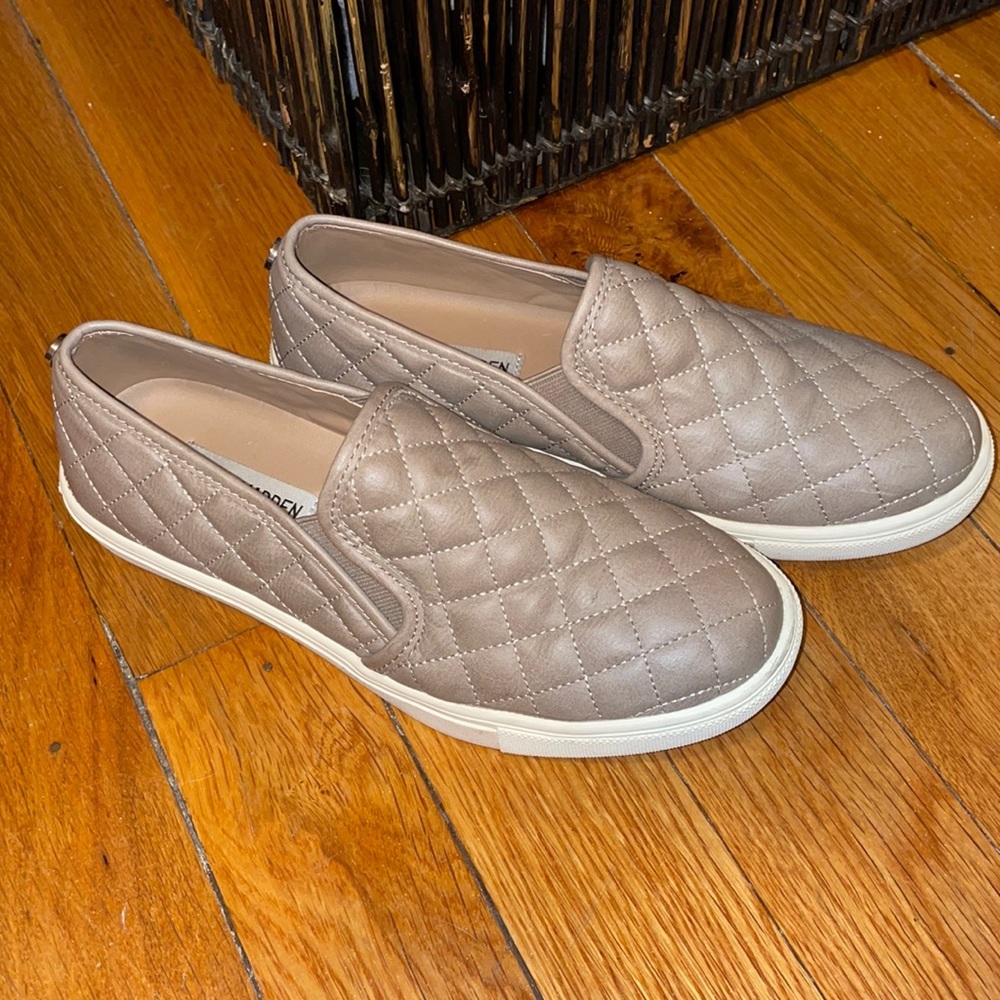 Like new steve madden tan slides